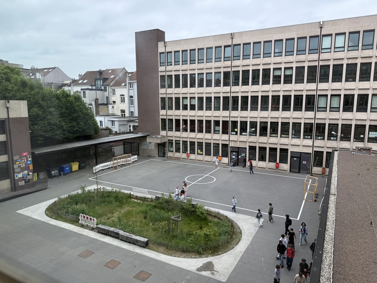 這所公立學校沒有新科技，卻讓學生學會掌握自己的學習